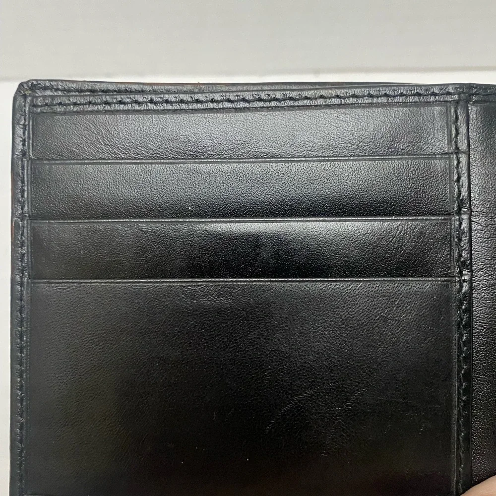 Gucci Black Smooth Leather Bi-Fold Wallet